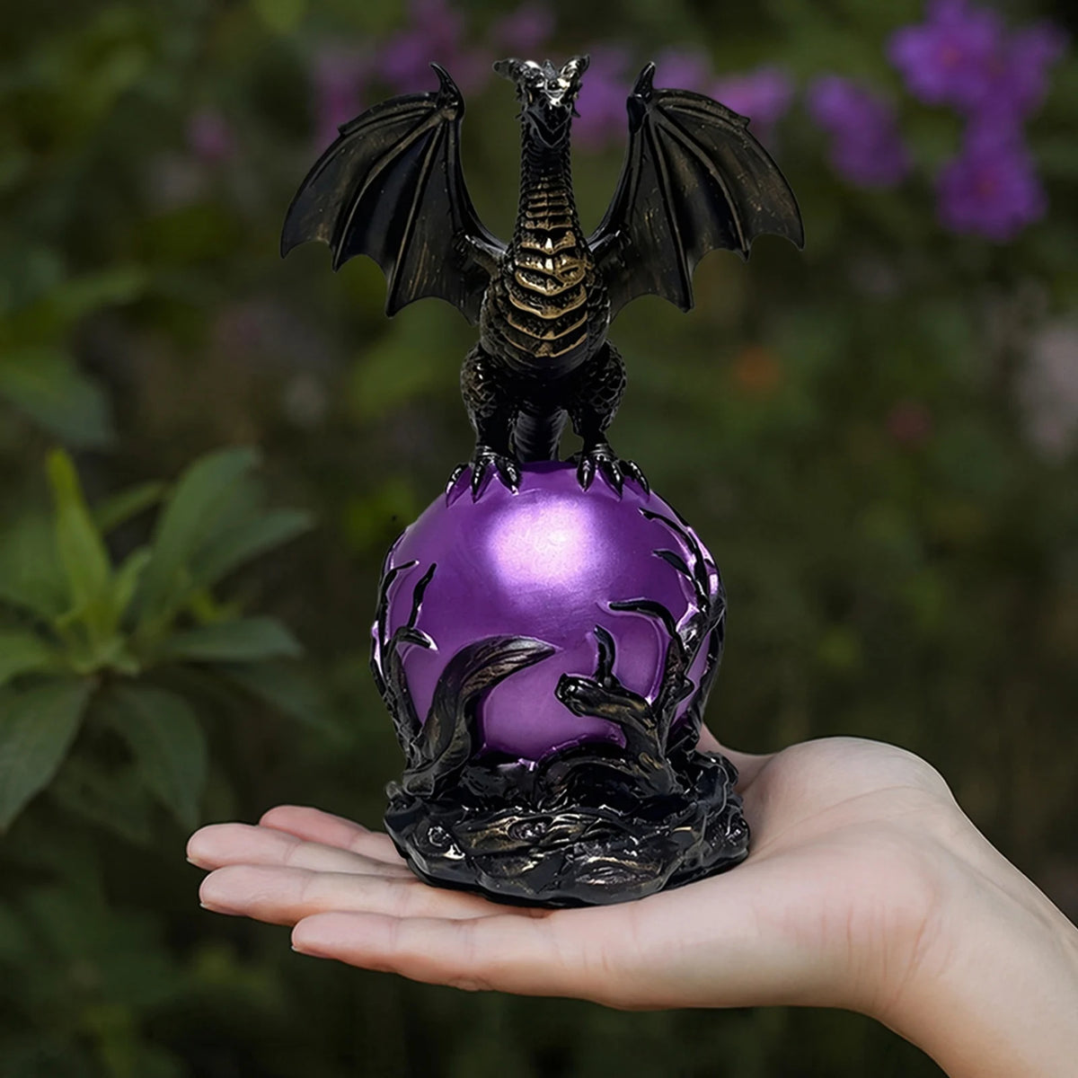 Resin Gothic Dragon LED Crystal Ball Lamp USB Powered Fantasy Dragon Night Light Mystic Orb Light for Dark Aesthetic Decor